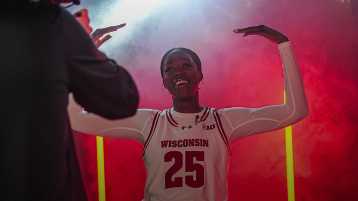 Wisconsin Forward Serah Williams Enters Transfer Portal: A Productive Frontcourt Star on the Move